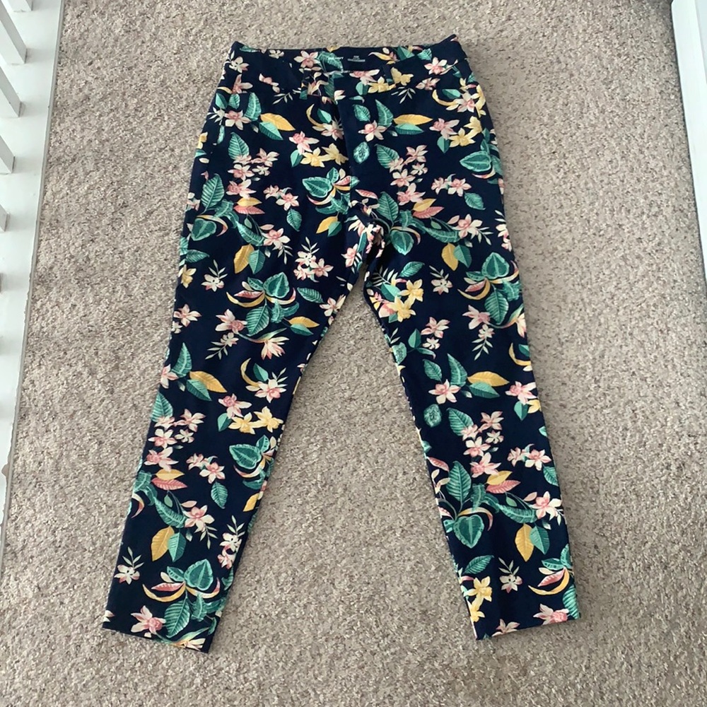 Old navy floral Capri pants